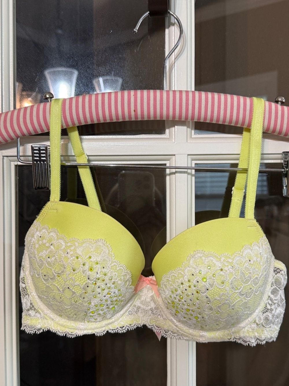 VICTORIA’S SECRET Dream Angels Lined Demi Yellow Lace Push-Up Bra 34C